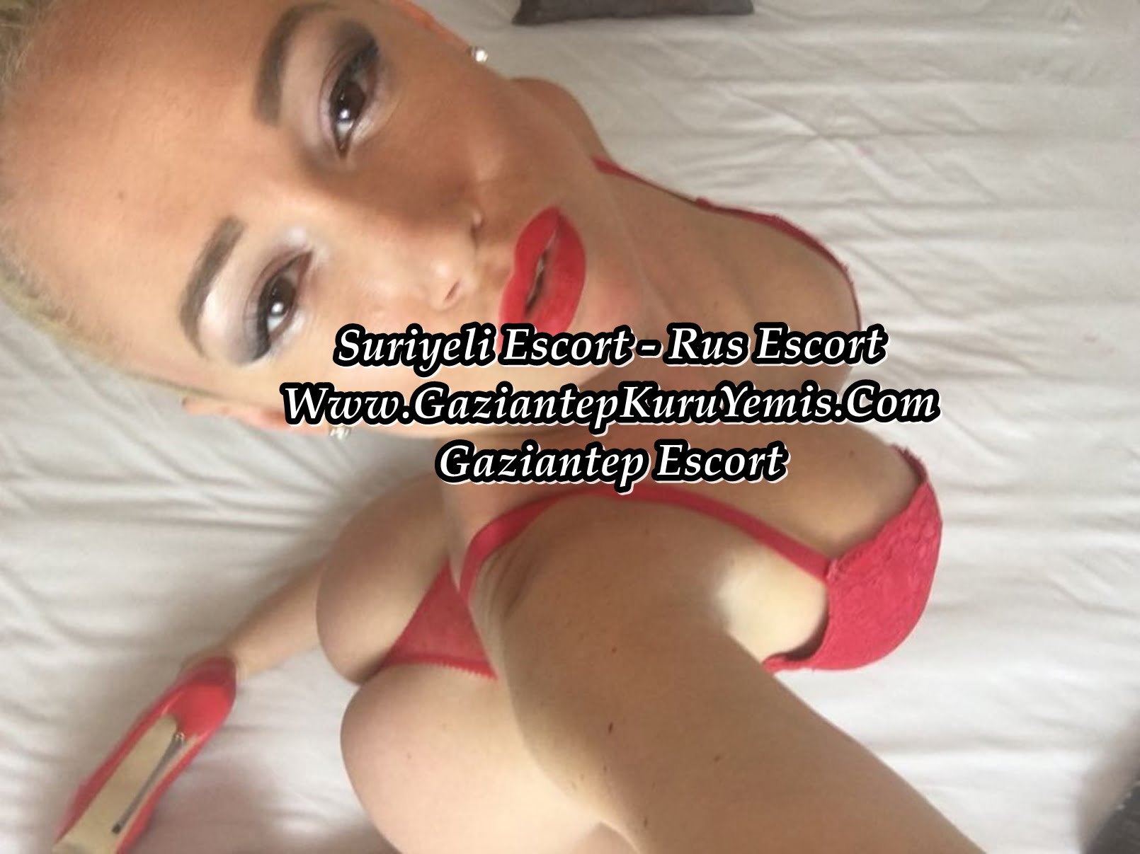 Kırmızı Sütyen Takan Escort