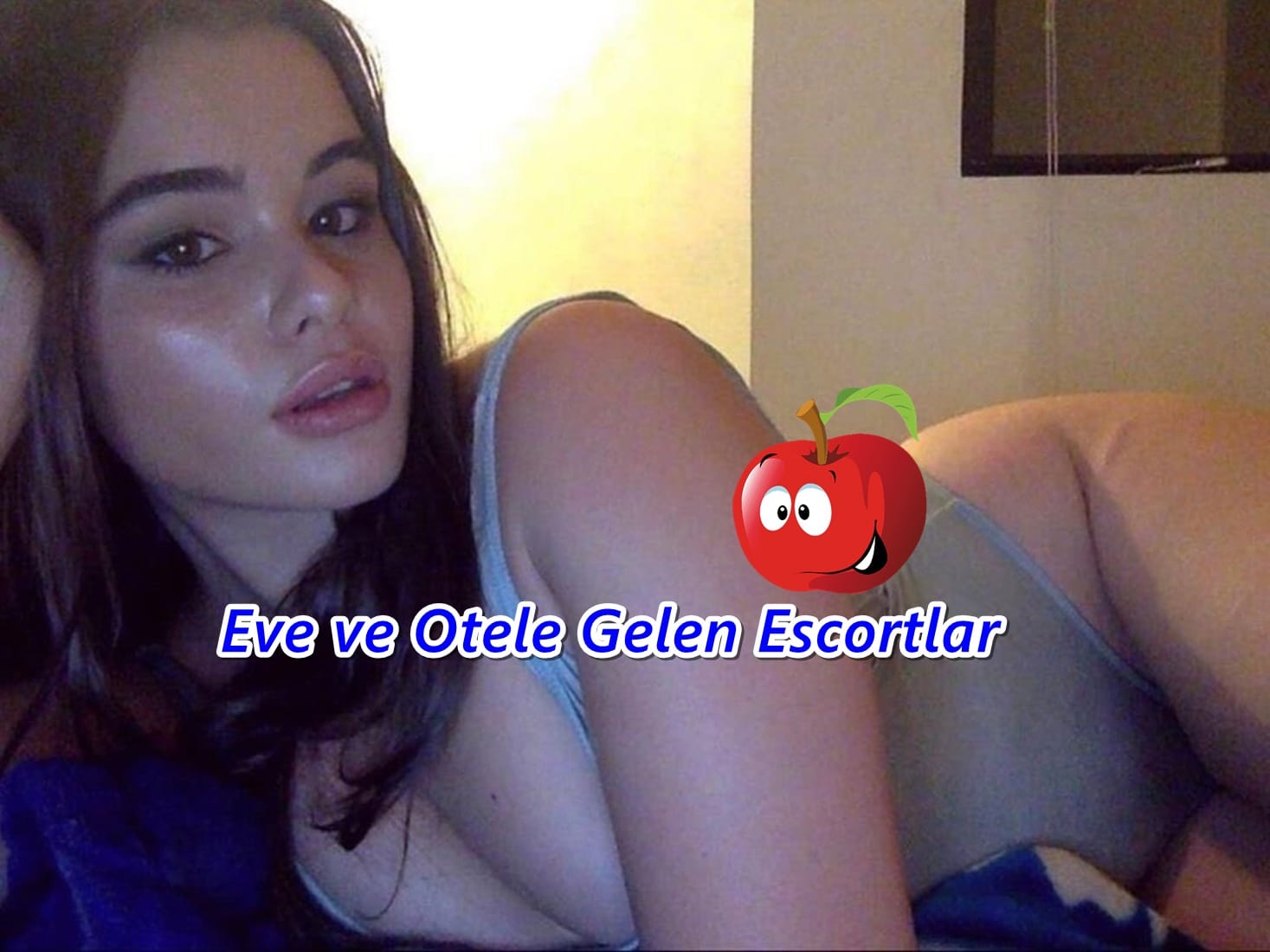 Seksi Giyinen Üniversiteli Escort